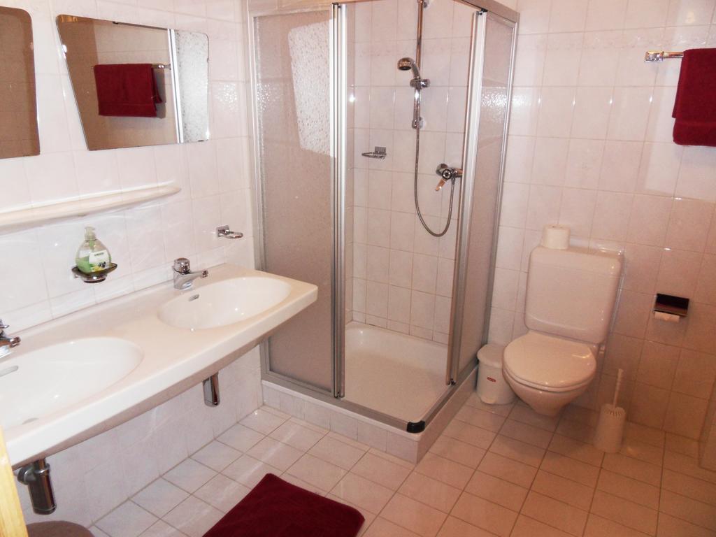 Haus Konzett Apartment ดาลาส ภายนอก รูปภาพ