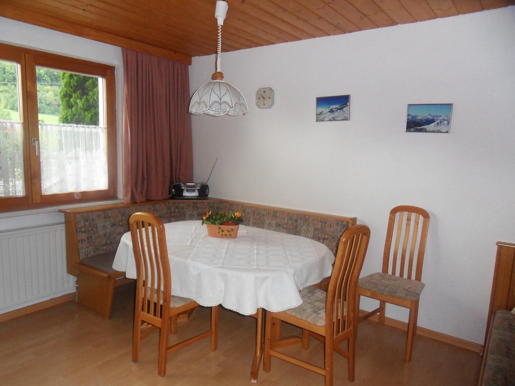 Haus Konzett Apartment ดาลาส ห้อง รูปภาพ